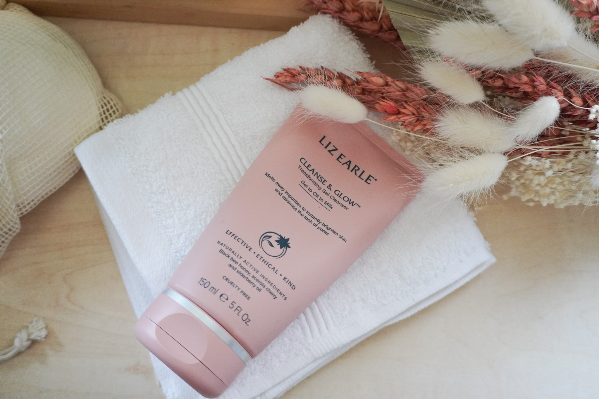 Ad - Liz Earle Cleanse & Glow™ Transforming Gel Cleanser Launch! 1 Ad - Liz Earle Cleanse & Glow™ Transforming Gel Cleanser Launch! 1