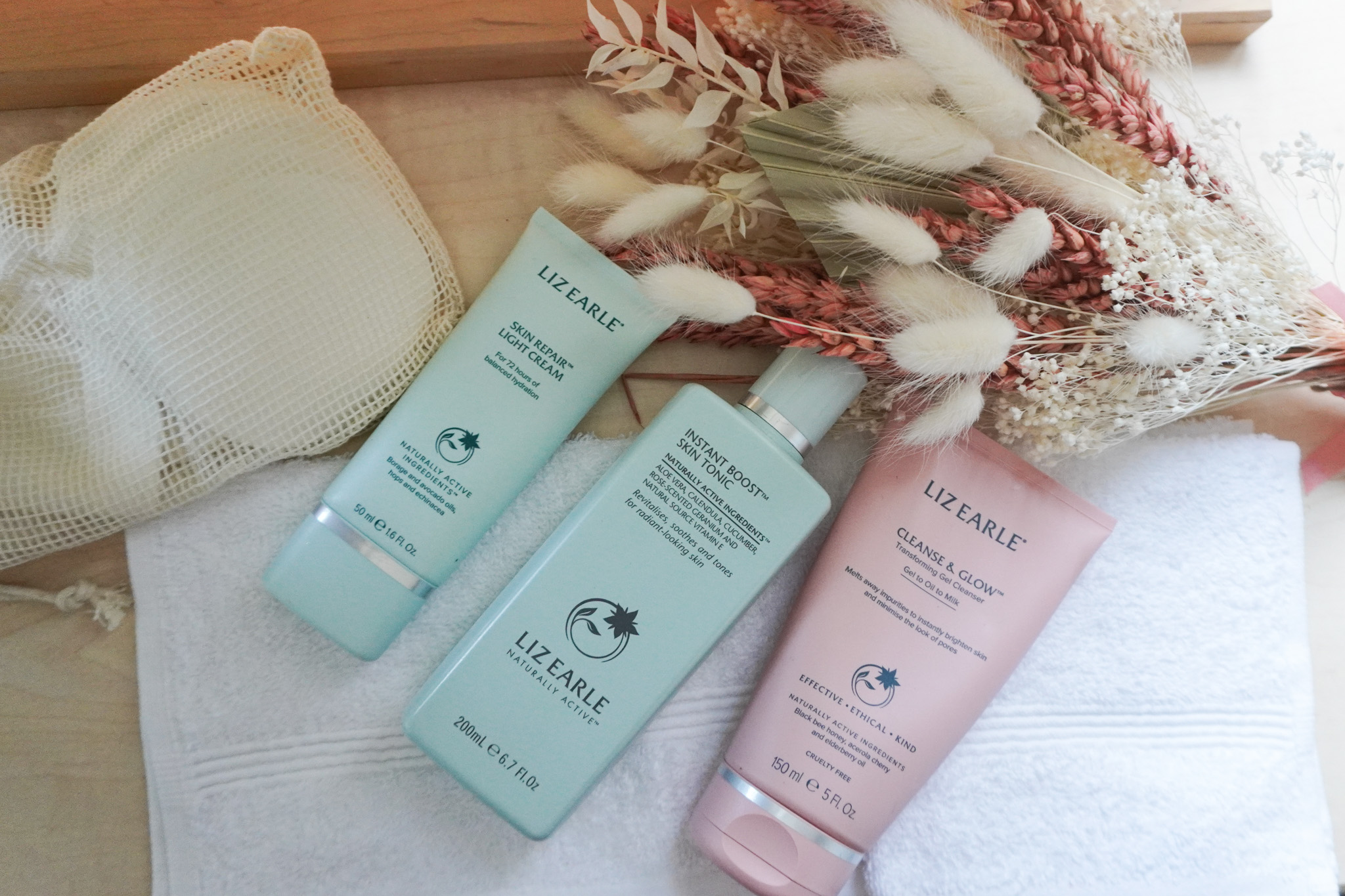 Ad - Liz Earle Cleanse & Glow™ Transforming Gel Cleanser Launch! 2 liz earle Cleanse & Glow™ Transforming Gel Cleanser