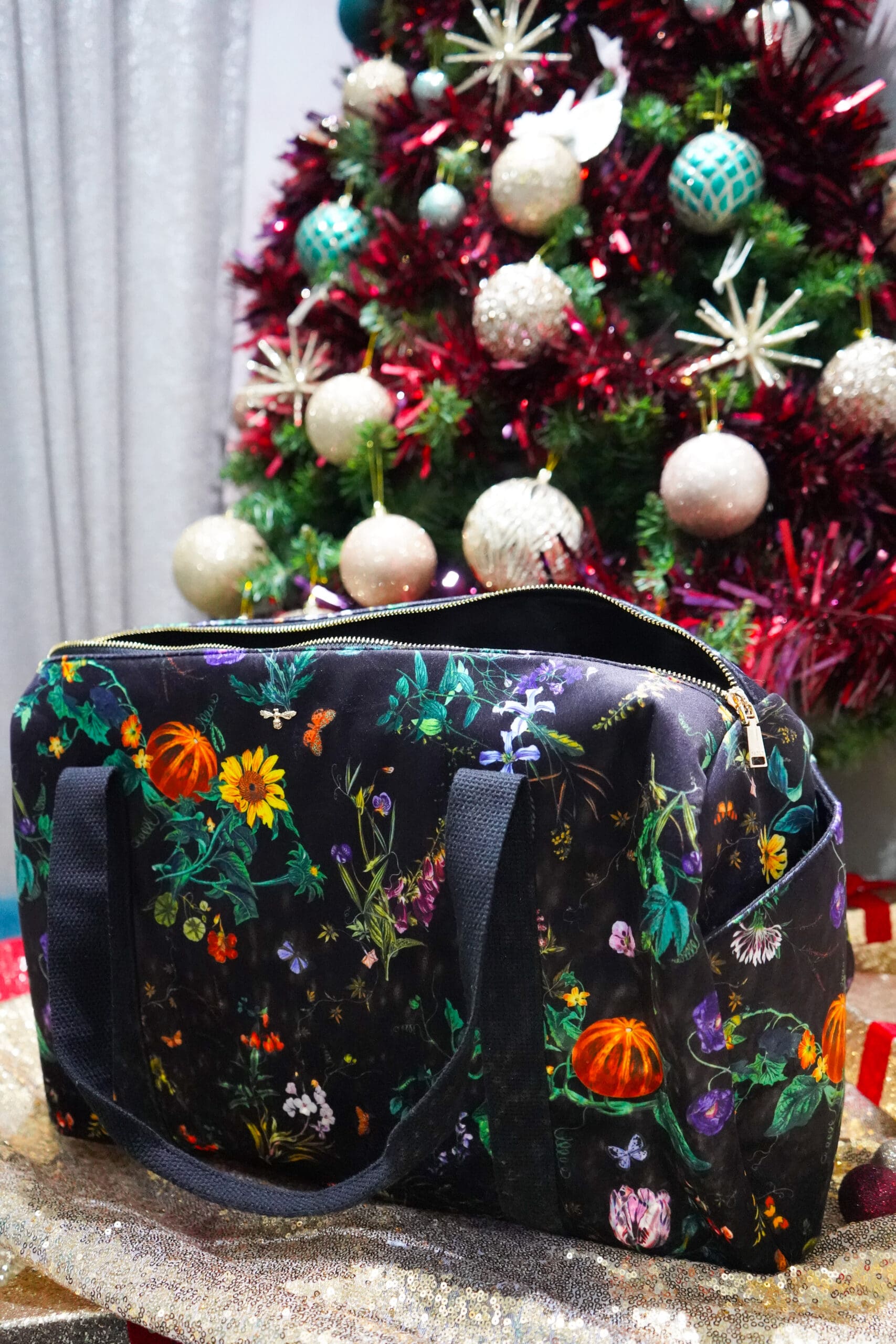Women’s Christmas Gift Guide 2022 21 Fable England – Botanical Pumpkin Black Weekender Bag