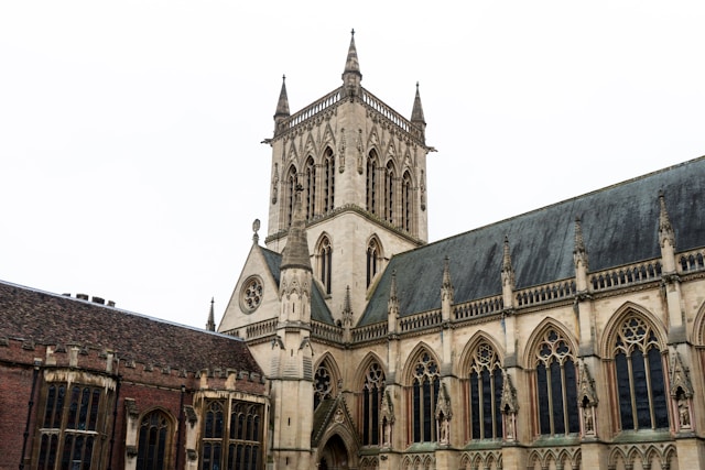 Exploring Oxford: A Wheelchair-Friendly Guide to the City of Dreams 2 Exploring Oxford: A Wheelchair-Friendly Guide to the City of Dreams 2