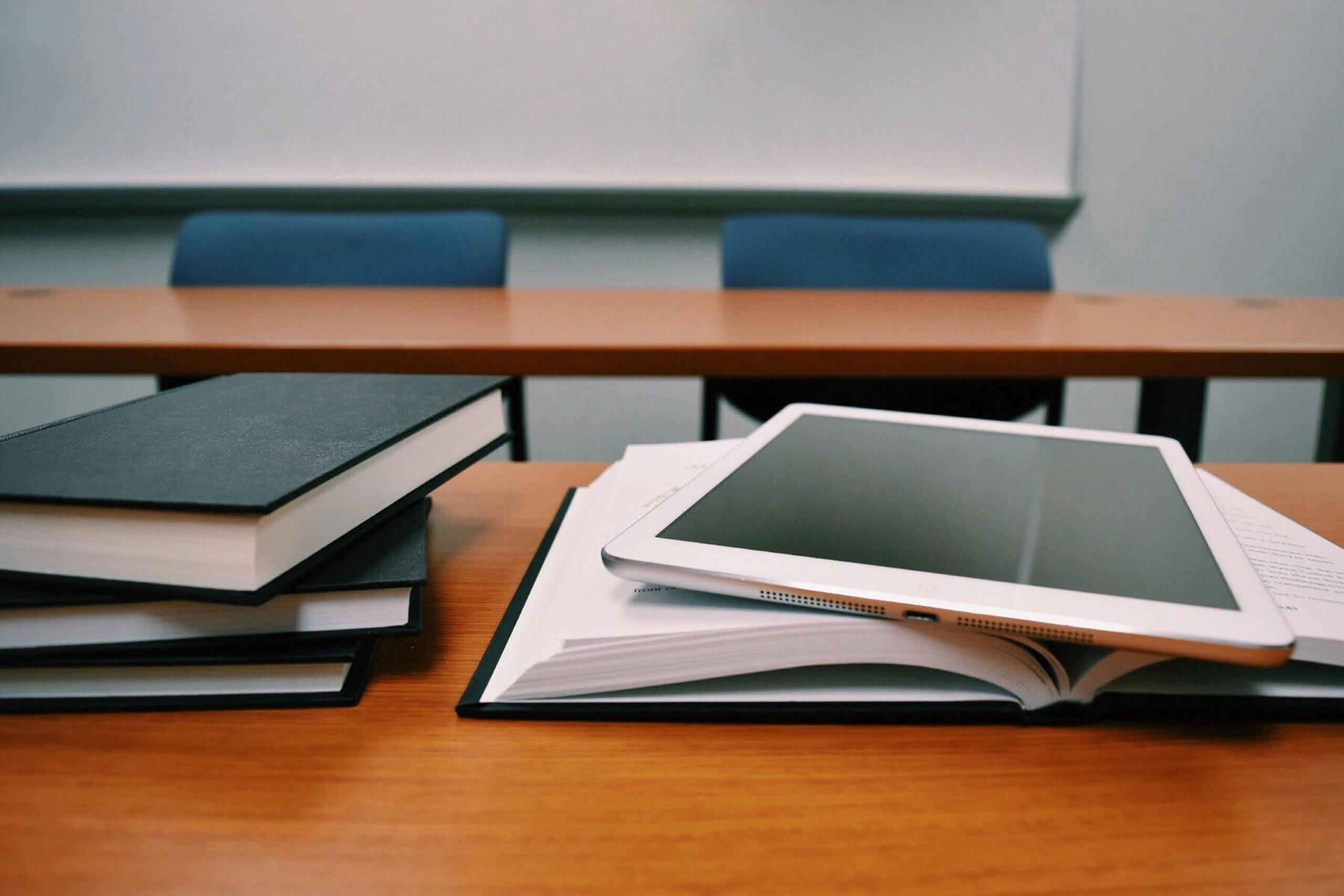 6 Thoughtful Gifts to Buy a Teacher 1 6 Thoughtful Gifts to Buy a Teacher