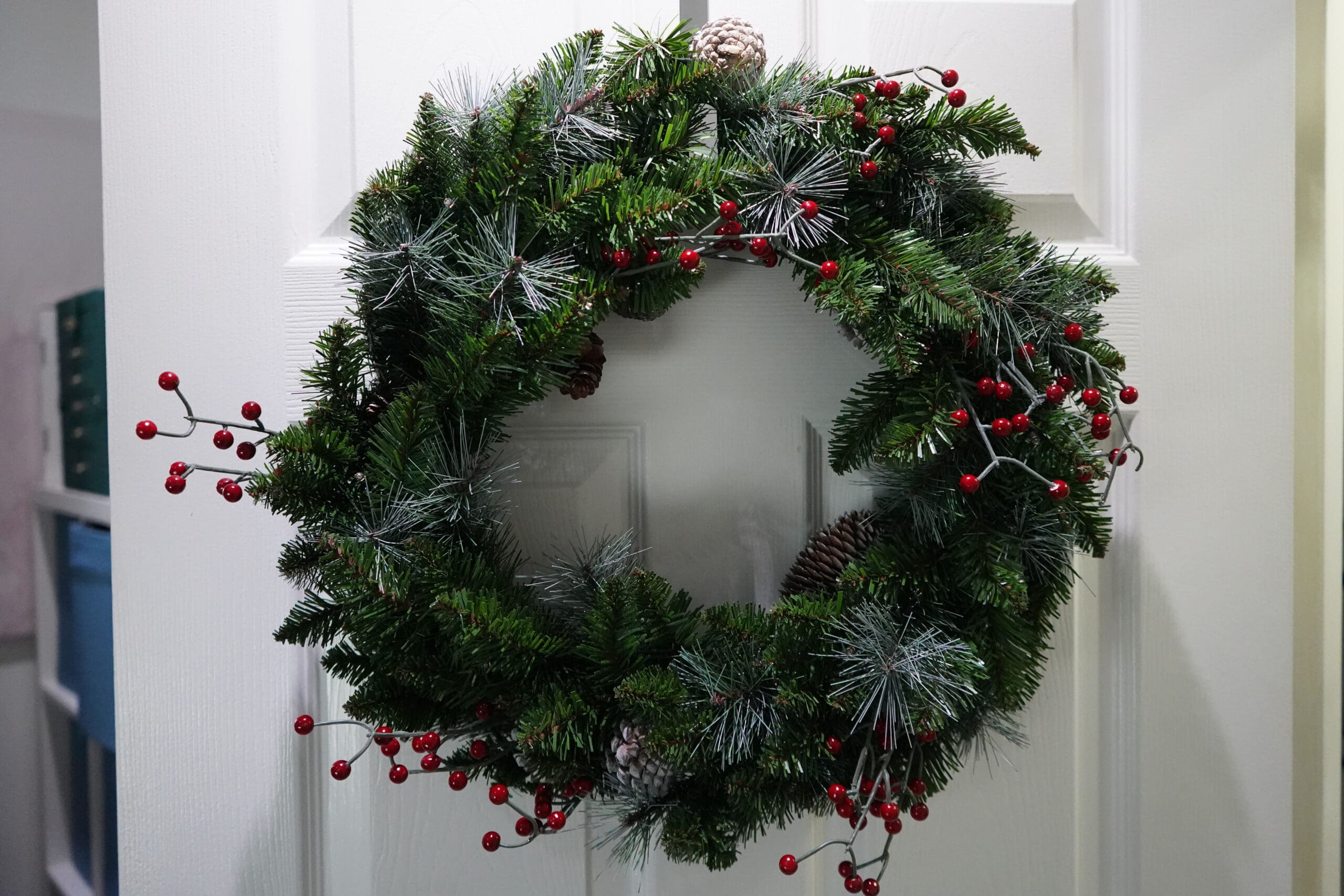 Christmas Gift Ideas for Men 2024 9 WeRChristmas Pre-Lit Frosted Wreath with Pinecones & Berries, Christmas Gift Ideas for Men