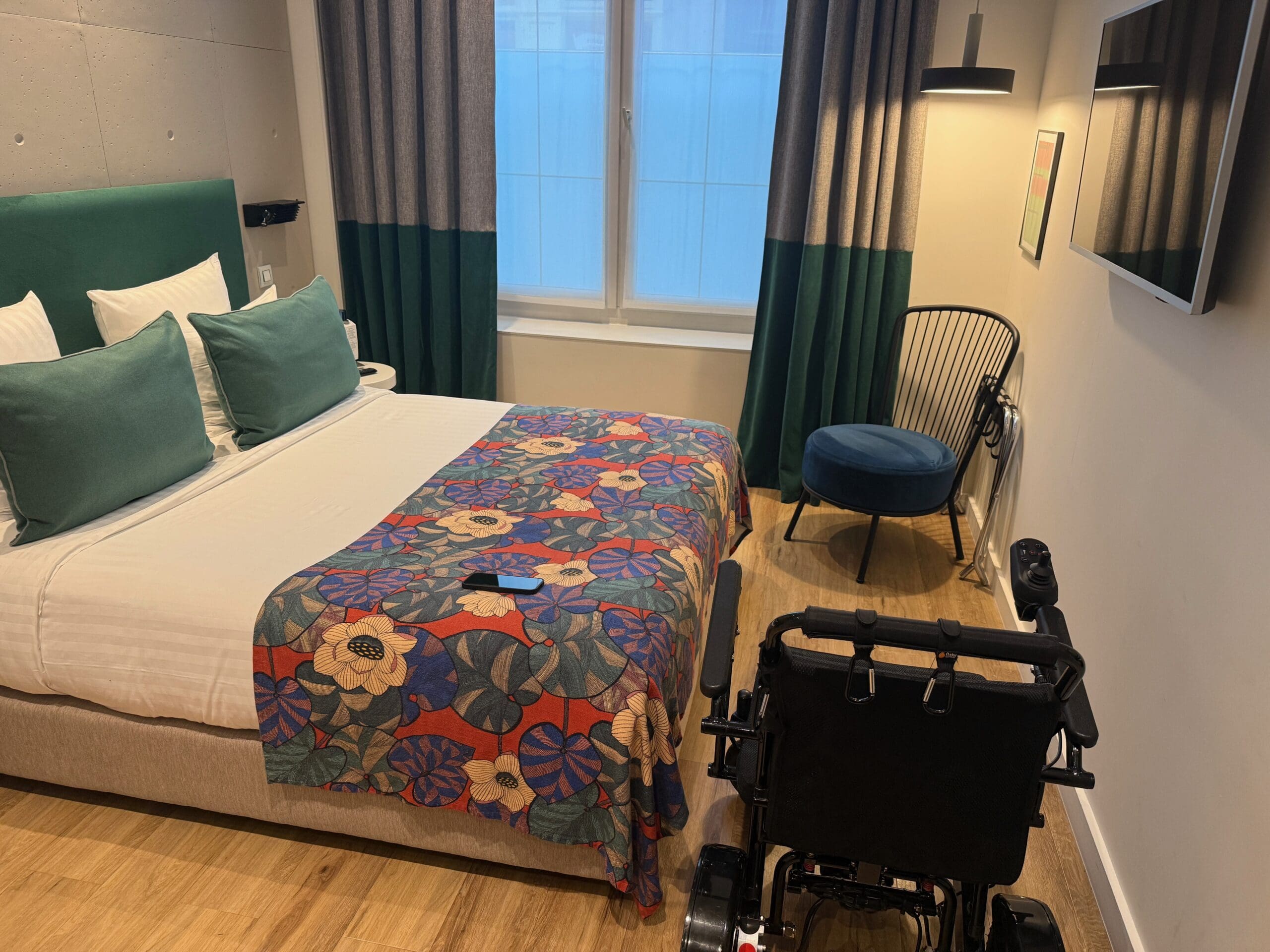 Le Basile Hotel Paris Wheelchair Accessible Room