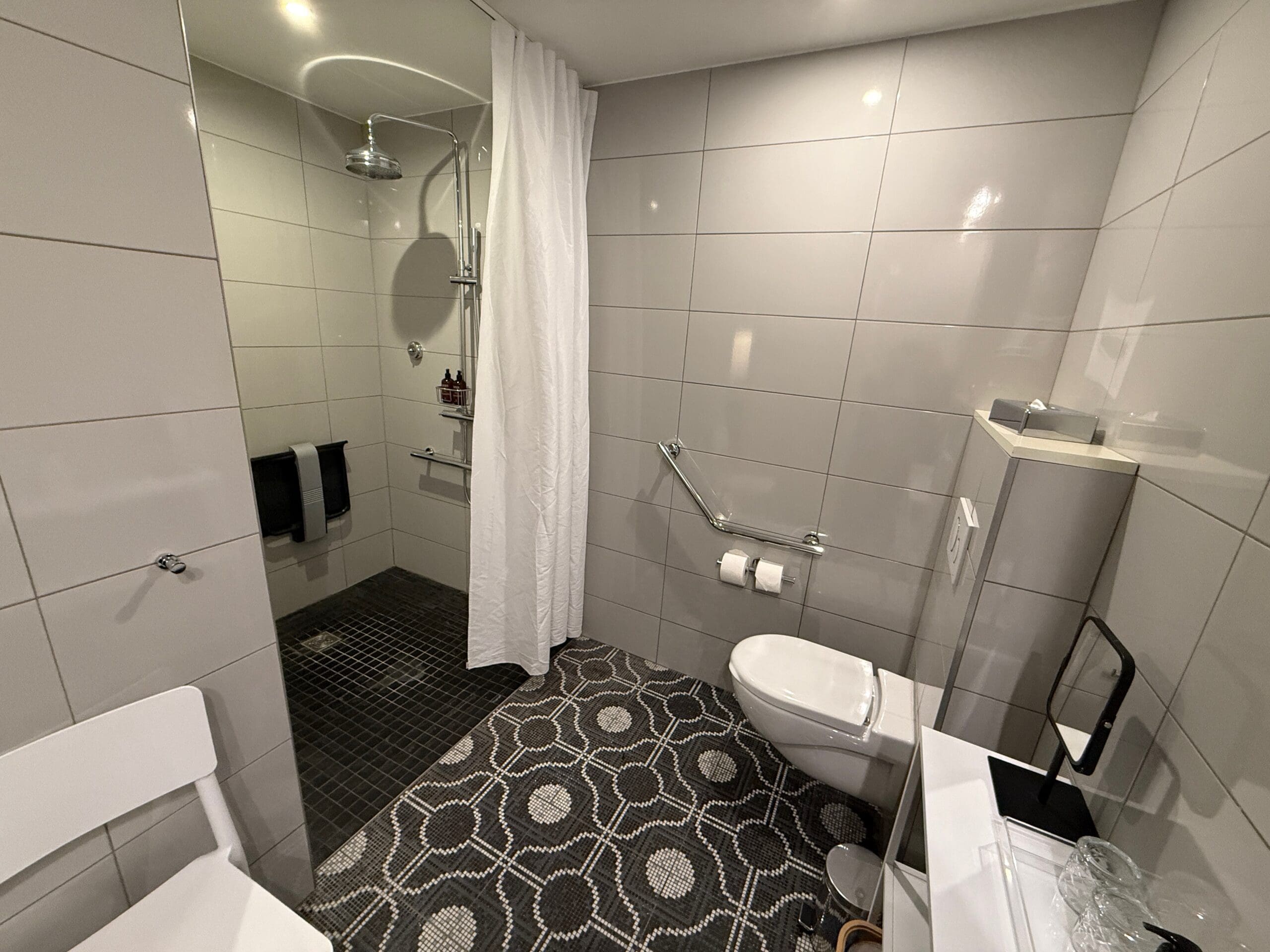 Le Basile Hotel Paris Wheelchair Accessible Room 4 Le Basile Hotel Paris Wheelchair Accessible Room