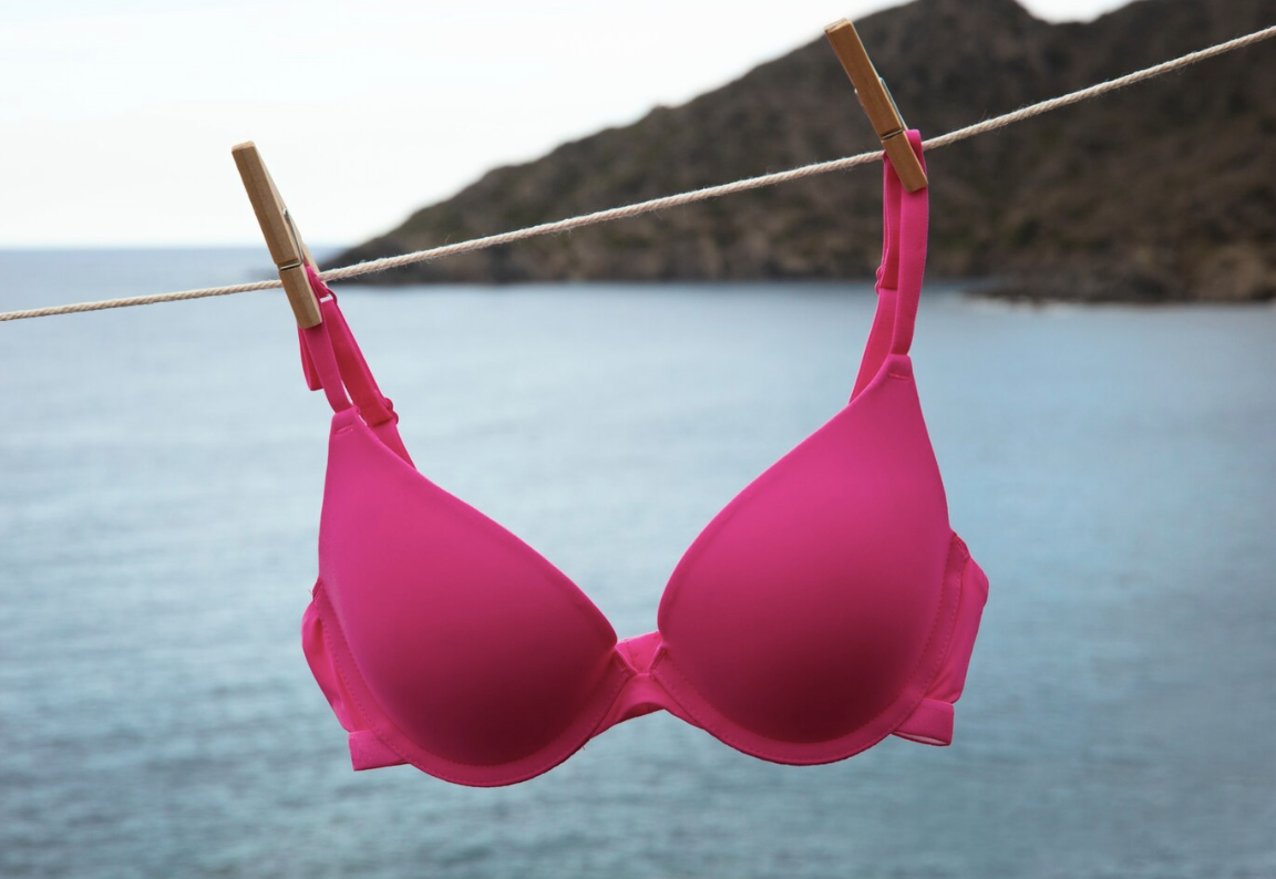 The Ultimate Guide to Breastfeeding Bras for Large Breasts: Support, Fit, and Top Brands 1 The Ultimate Guide to Breastfeeding Bras for Large Breasts: Support, Fit, and Top Brands 1
